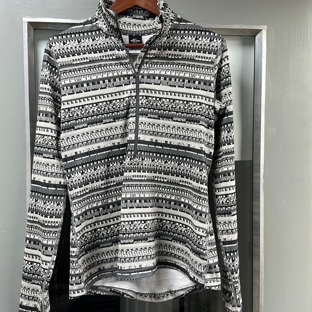 Men’s Nike Dri-Fit quarter zip pullover. Sz L
